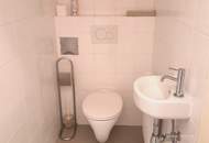 Charmante, gepflegte 2 Zimmer Wohnung mit 2 Balkonen, renovierter Altbau!