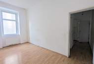 ++NEU++ sanierungsbedürftige 3-Zimmer Altbauwohnung, völlige Innenhoflage