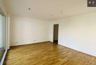 / ZWEI ZIMMER / INNENHOFSEITIG AUSGERICHTET / MODERNE ANLAGE / VERFÜGBAR AB SOFORT / U-BAHN NÄHE