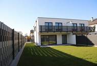 Lichtdurchflutete Doppelhaushälfte - Erstbezug mit Garten, Balkon und Carport