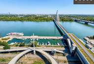WOHNEN MIT WEITBLICK | EXKLUSVE 3 ZIMMER | UMLAUFENDE TERRASSE | HOCHWERTIGE DESIGNERKÜCHE | FERNBLICK DONAU