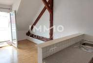 WUNDERSCHÖNE ALTBAU DG-WOHNUNG MIT VIEL FLAIR NAHE TU MIT BALKON