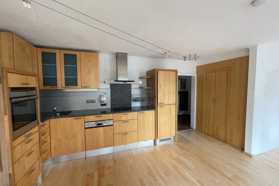 Miete: 2-Zimmer-Dachgeschosswohnung mit guter Anbindung, Wohnung-miete, 800,00,€, 9020 Klagenfurt(Stadt)