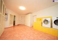 RIESIGER POOLBEREICH MIT AUSBLICK ÜBER GRAZ! Exklusives Einfamilienhaus in Eggenberg mit Pool, XXL-Terrasse &amp; Traumgarten – Ihre private Oase in Graz