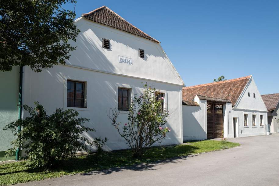 "Zauberhafter Dreikanthof mit großem Gartenparadies bei Tulln", Haus-kauf, 950.000,€, 3430 Tulln