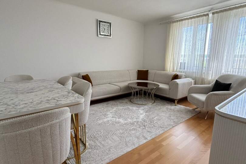 Gut aufgeteilte 2-Zimmer-Wohnung im obersten Stockwerk mit Aufzug in Wels-Vogelweide! Unbefristetes Mietverhältnis! Ab 01.12.2026 verfügbar!, Wohnung-miete, 885,87,€, 4600 Wels(Stadt)