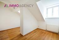 3 Zimmer Dachgeschoßwohnung mit großer Wohnküche in saniertem Altbau