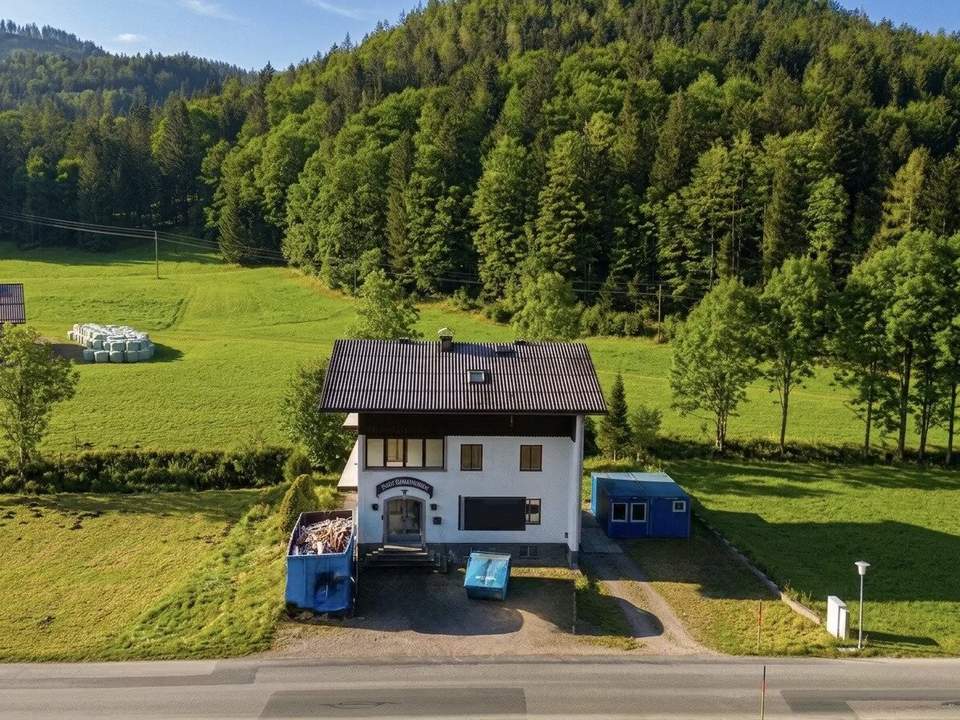Exklusives Baugrundstück mit Altbestand in Fuschl am See – Wohntraum in Seenähe!