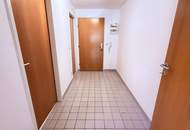 Großzügige 2-Zimmer-DG-Maisonette in unmittelbarer U3- und S-Bahn-Nähe!!!