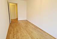 EIGENGARTEN, LORYSTRASSE, 75 m2 Neubau mit 23 m2 Garten, 2 Zimmer, Wohnküche, Wannenbad, Parketten, 1. Liftstock