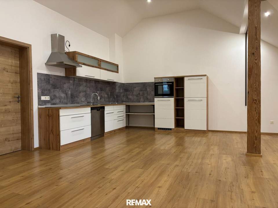 Schöne Dachgeschosswohnung in zentraler Lage: 109 m², 3 Zimmer &amp; Terrasse