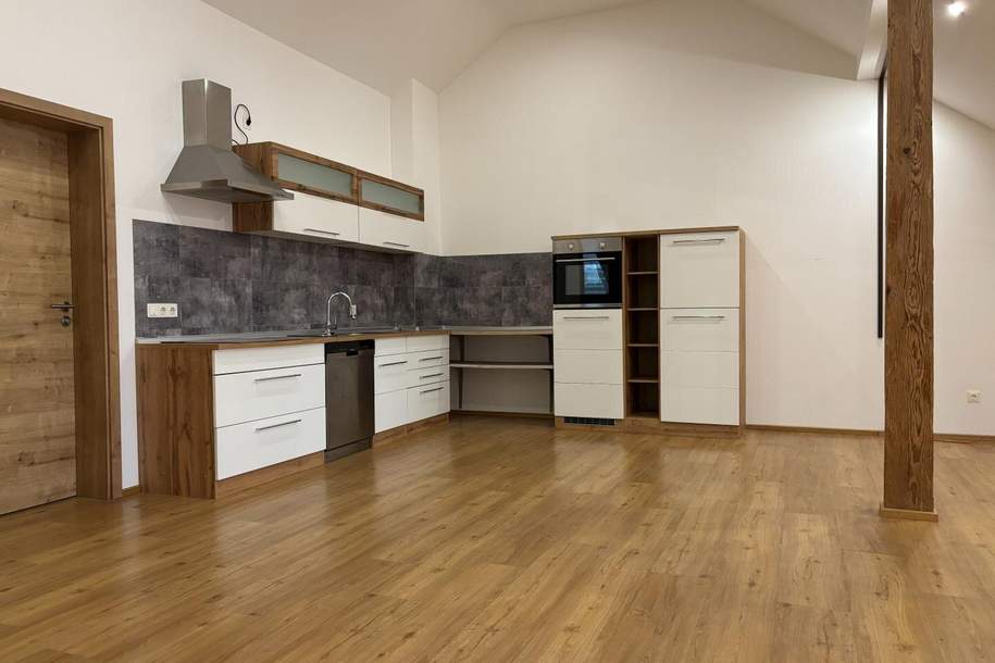 Schöne Dachgeschosswohnung in zentraler Lage: 109 m², 3 Zimmer &amp; Terrasse, Wohnung-kauf, 159.000,€, 4773 Schärding