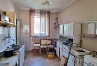 RENOVIERUNGSBEDÜRTIGES EIN-ZWEIFAMILIENHAUS IN ZENTRALER LAGE