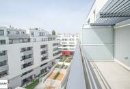 Helle 2 Zimmer Dachgeschosswohnung mit hofseitiger Terrasse - Abendsonne auf der eigenen Terrasse genießen! // ab 02/26 **VIDEO**