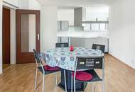 NOCHMALIGE PREISREDUKTION!!! Großzügige Wohnung mit Loggia 3 Zi, (4.möglich) + Carport!