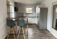Mehrfamilienhaus mit Garage/Lager/Büro - Dorfwidmung