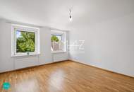RUHIG I ZENTRAL I SOFORT BEZIEHBAR. Helle 2-Zimmer Wohnung mit sehr großem Gemeinschaftsgarten. MOVE IN + ENJOY