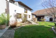 Ein Vierkanthof wie aus dem Bilderbuch – liebevoll renoviertes Wohnhaus und traumhafter Innenhof