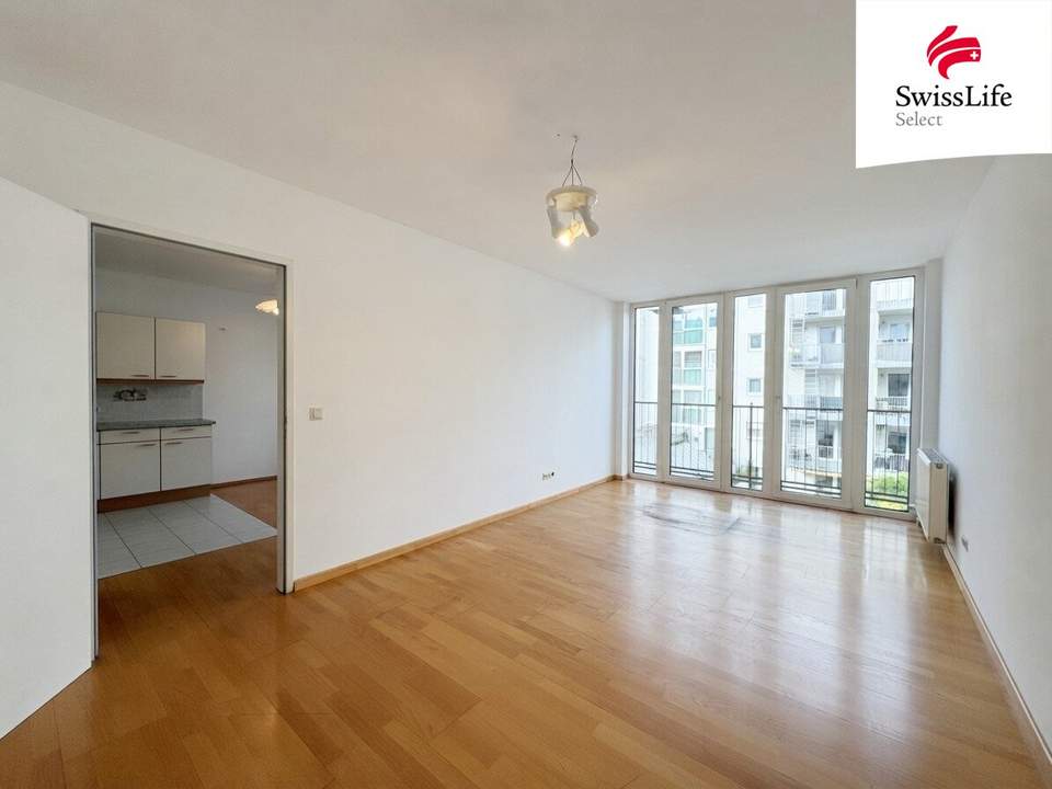 Schmucklos? Ein wenig. Chancenlos? Sicher nicht. | ca. 61 m² | 2 Zimmer | 3. Liftstock | Garage