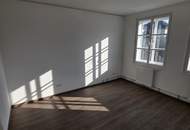 Lichtdurchflutete 2 Zimmer Wohnung in ruhiger Lage