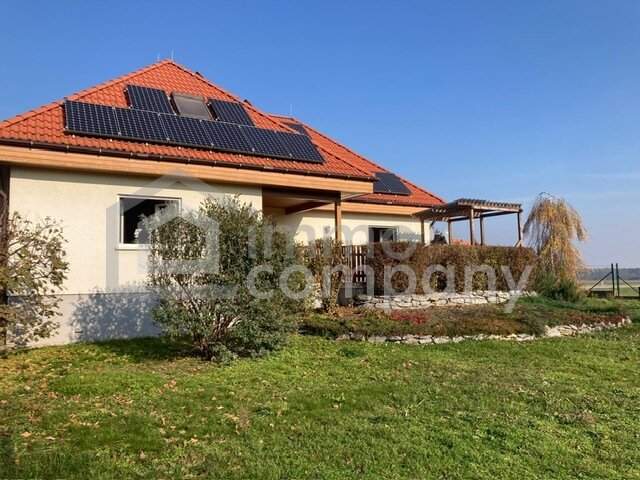 Wohnen mit Weitblick – gepflegtes Einfamilienhaus mit Wellnessbereich, Photovoltaik und 1.268 m² Grundstück