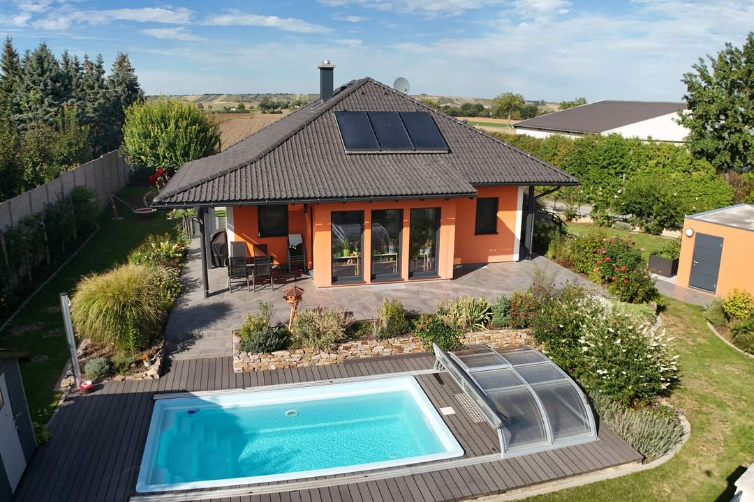 Neuwertiges Luxusrefugium im Weinviertel – Top gepflegter Bungalow mit Pool und Doppelgarage