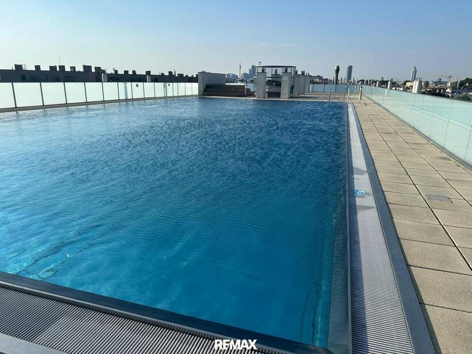 "Exklusive Wohnung mit 40 m² Terrasse, Pool, Sauna!"