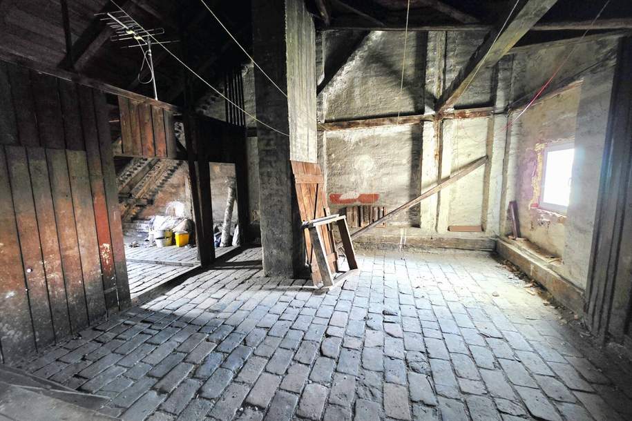 Über den Dächern von Hernals - Ihr Projekt mit Weitblick! Rohdachboden mit Potential! Bereits traumhaft saniertes Bestandsgebäude + Beste Infrastruktur und Anbindung!, Gewerbeobjekt-kauf, 65.000,€, 1170 Wien 17., Hernals