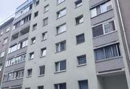 Ruhige 3-Zimmer-Wohnung im 7. Stock mit zwei Loggien – sonnige Hoflage und viel Potenzial