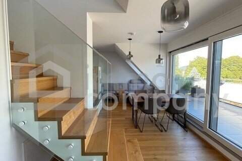 Dachgeschossmaisonette mit einer Traumterrasse und vollmöblierter Küche, Wohnung-legalform.mietkauf, 498.000,€, 1210 Wien 21., Floridsdorf