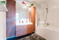 Bestlage am Wasser - direkt beim Hirschstettner Badeteich mit vermutlich der besten Aussicht Wiens! Ein Balkon zum Verlieben!