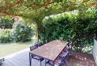 Lichtdurchflutetes Passivhaus mit Garage und Carport
