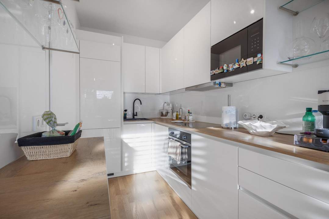 Moderne, vermietete 2-Zimmer-Wohnung mit Balkon &amp; Tiefgarage