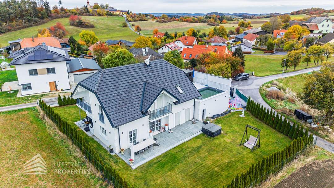 Außergewöhnliches Einfamilienhaus nahe der Wachau mit Südgarten, Pool, Sauna und Heimkino