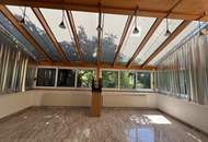 Sanierte großzügige und lichtdurchflutete Bürofläche mit Blick ins Grüne - rd. 174 m2, 5 Zimmer, 2 WCs und rd. 29 m2 klimatisierter Wintergarten in Wien-Liesing
