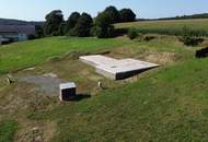 sehr sonniges und ruhiges Baugrundstück mit Bodenplatte