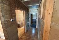 Autark leben im Lehm-Holz-Haus – mit 30 kWp PV & Naturpool