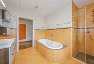 Hochwertige Dachgeschosswohnung mit schönem Ausblick in Ruhelage