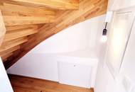 Wohnen mit Schlossblick! Exklusive Dachgeschoss-Perle mit viel Grün und Privatsphäre + 3 Zimmer + Nachhaltige Erdwärme + Höchste Qualität!