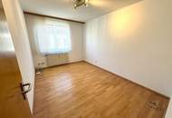 Großzügige 4-Zimmer Wohnung mit Balkon/Loggia und Garagenplatz!