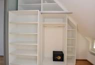 Helle Dachgeschosswohnung mit Charme und viel Freifläche