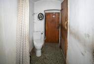 Sanierungsbedürftiger Bauernhof mit großem Grundstück