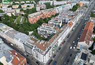 Neubau, großer Innenhof-Balkon und top Ausstattung! Modernes Wohnen mit der Straßenbahn 26 vor der Tür und S-Bahn in Gehweite!