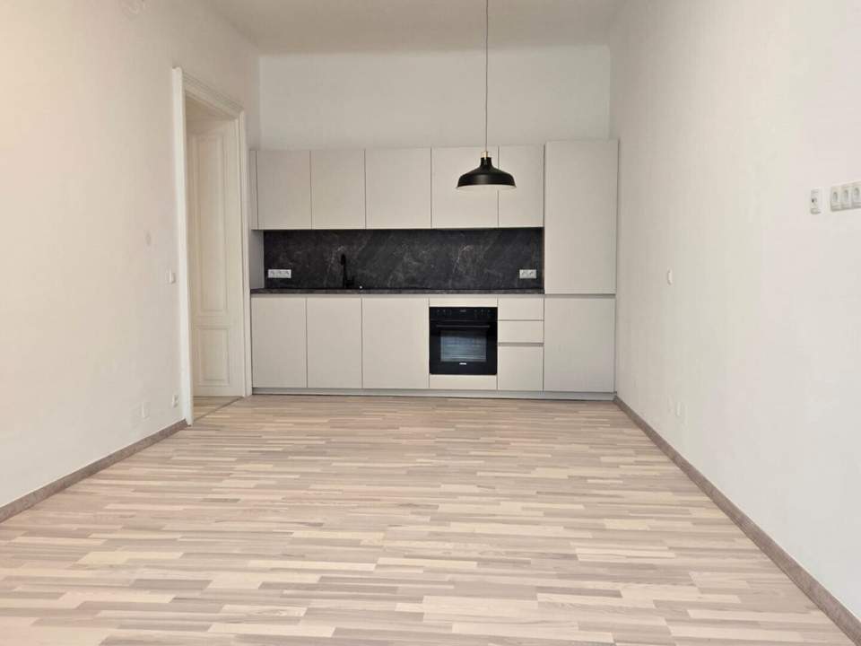 TOP-ALTBAU-ERSTBEZUG nach Sanierung - U1 und 13A direkt vorm Haus - Hofruhelage - Top-Infrastruktur - Hauptbahnhof