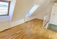 Traumblick - Ihr Logenplatz über der Stadt! Wohnen im Dachgeschoss mit WOW-Effekt! Traumhaft saniertes Altbauhaus + Hofseitige Terrasse + Tolle Infrastruktur und Anbindung + Lebensqualität pur!