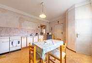 TOP ANGEBOT: VIERKANTHOF IN ZENTRALER LAGE: HISTORISCHE SUBSTANZ MIT POTENZIAL!