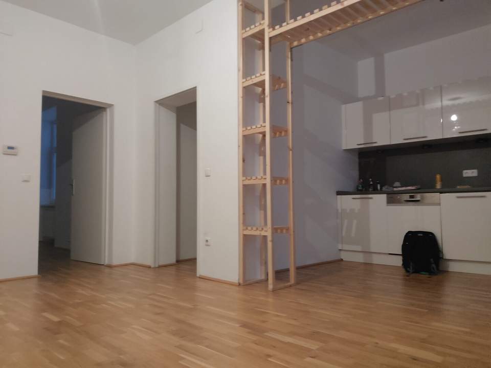 2-Zimmer-Wohnung mit kleinem Balkon nahe Schweizer Garten / Rennweg