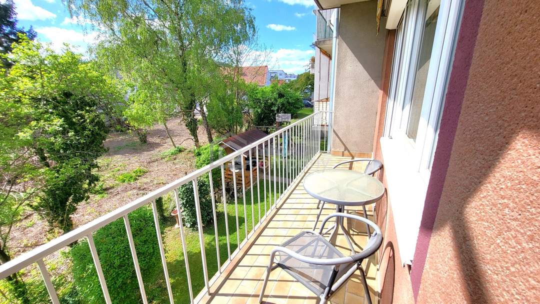 Urban leben, entspannt wohnen mit Balkon - zwischen Mur und Altstadt