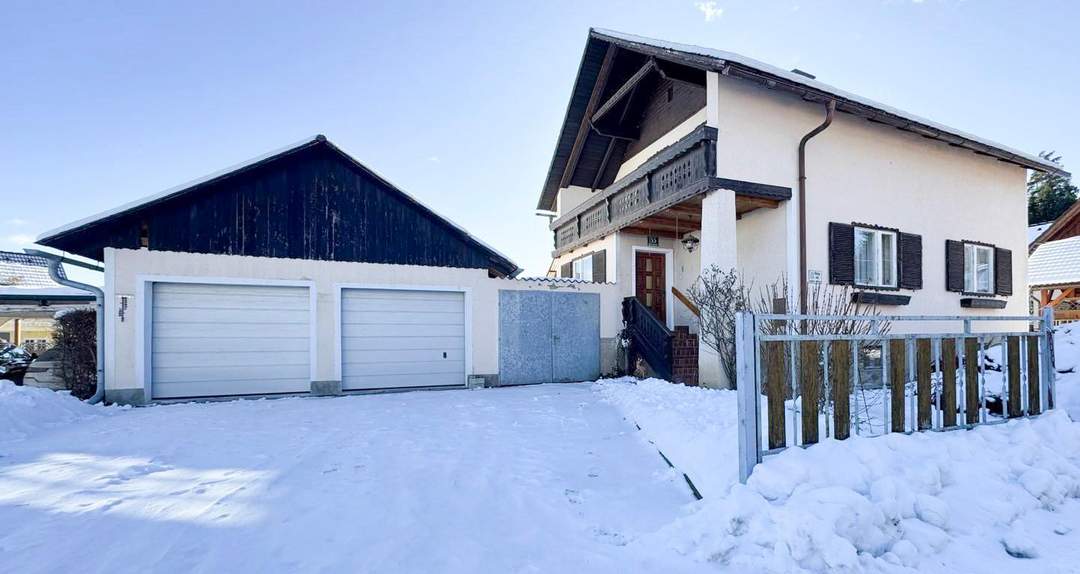 Einfamilienhaus mit Nebengebäude, Doppelgarage und großem Potenzial zur individuellen Gestaltung