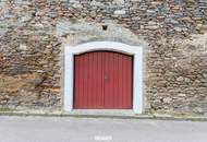 Historisches vollsaniertes Winzerhaus mit charmantem Innenhof und Weinkeller